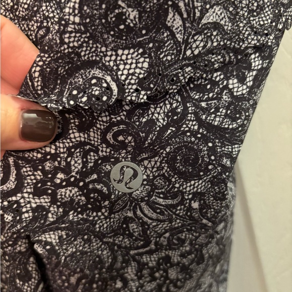 Lululemon Hit It Shorts - Picture 3 of 3
